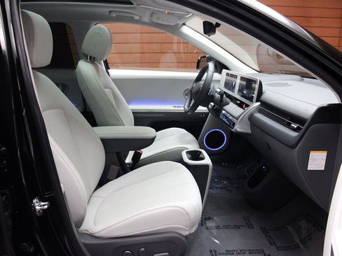 Used 2024 Hyundai Ioniq 5 Limited image 23