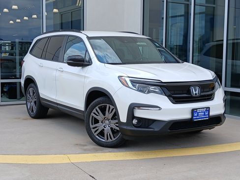 Used 2022 Honda Pilot Sport image 2