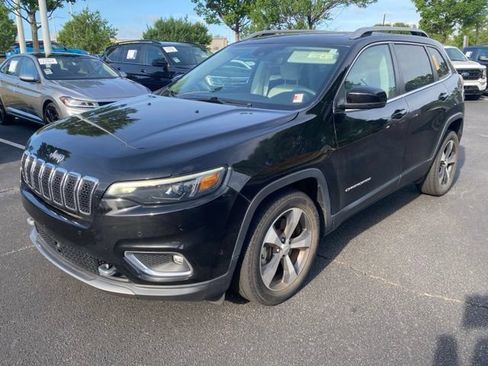 Used 2021 Jeep Cherokee Limited w/ Elite Package FWD image 2