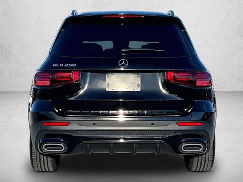 Used 2024 Mercedes-Benz GLB 250 image 4