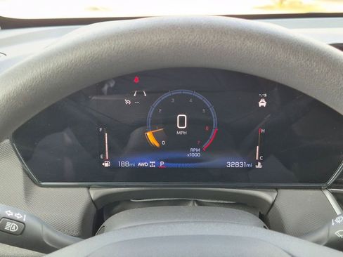 Used 2025 Chevrolet TrailBlazer LT AWD/4WD image 17