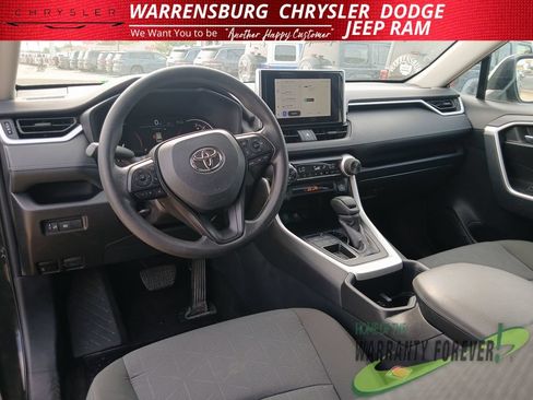 Used 2025 Toyota RAV4 XLE FWD image 15