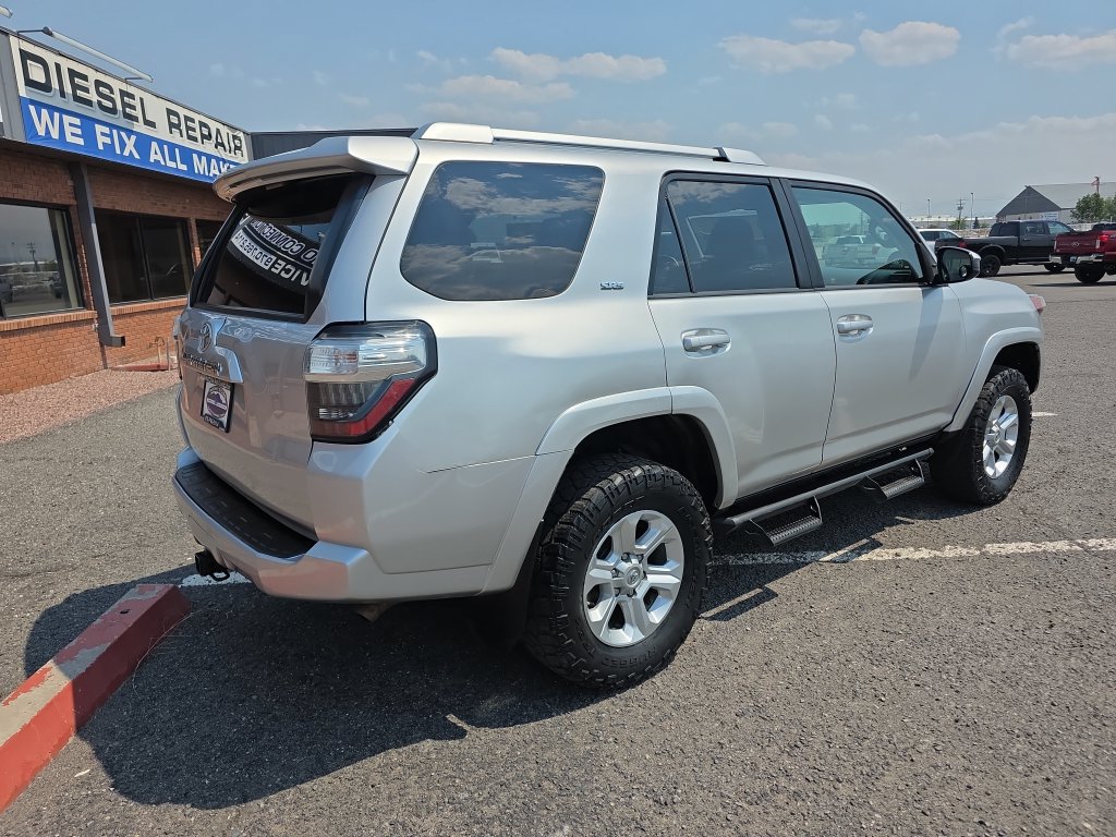 Used 2017 Toyota 4Runner SR5 AWD/4WD image 8