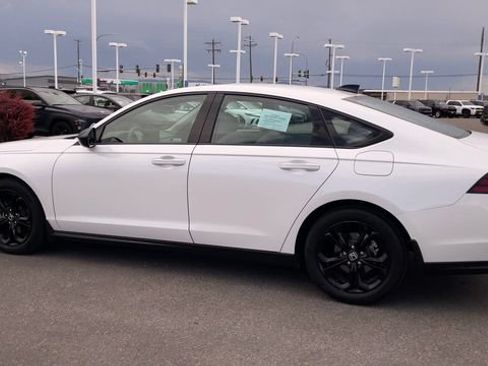 Used 2025 Honda Accord SE image 7