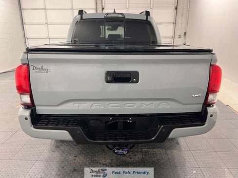 Used 2019 Toyota Tacoma TRD Sport w/ Technology Package AWD/4WD image 6