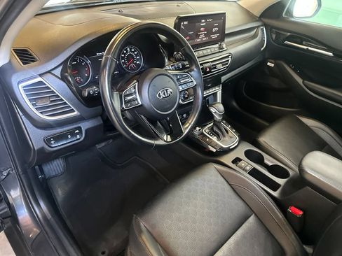Used 2021 Kia Seltos SX w/ SX Sunroof Package AWD/4WD image 8