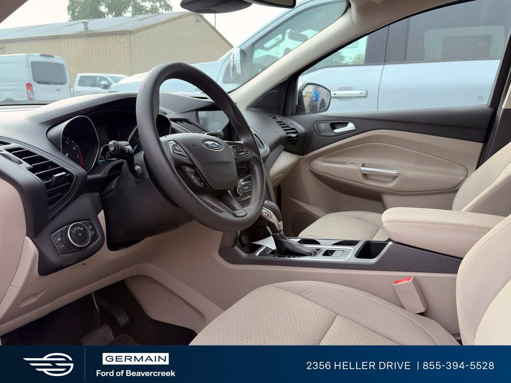 Used 2018 Ford Escape SE w/ Ford Safe & Smart Package FWD image 3