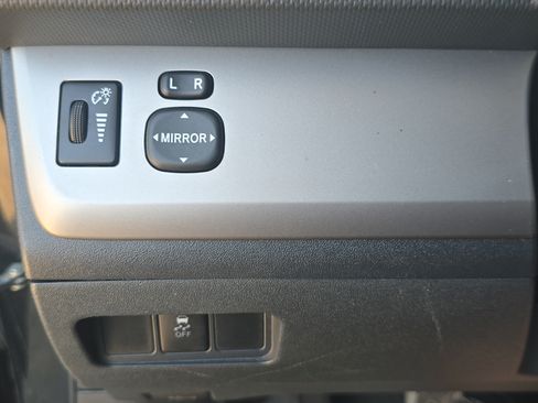 Used 2015 Scion xB FWD image 24