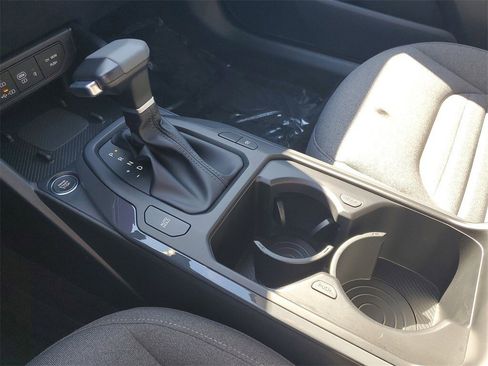 Used 2025 Kia K4 EX image 19