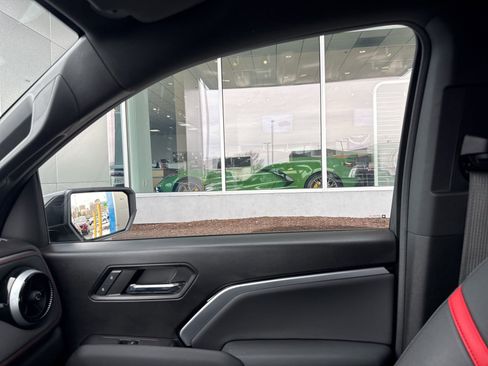 Used 2023 Chevrolet Colorado Z71 w/ Z71 Convenience Package 2 image 29