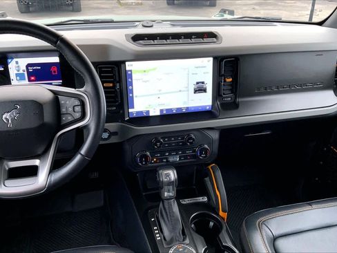 Used 2022 Ford Bronco Badlands image 6