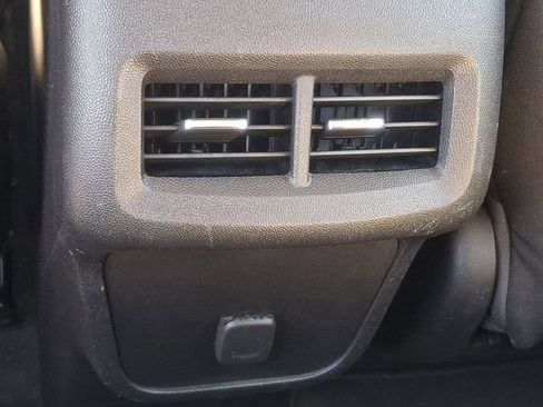 Used 2018 Chevrolet Equinox LS FWD image 18