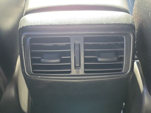 Used 2017 Nissan Rogue Sport SL FWD image 12