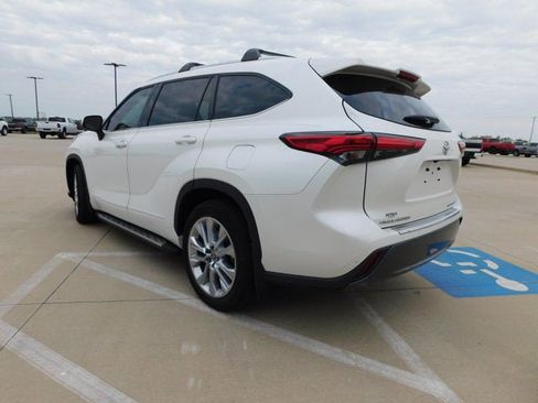 Used 2021 Toyota Highlander Limited image 5