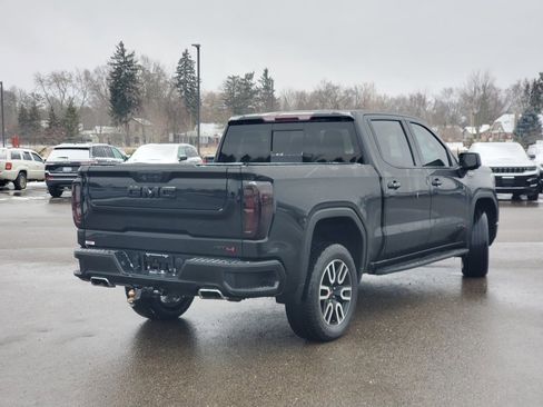 Used 2022 GMC Sierra 1500 AT4 w/ AT4 Preferred Package image 2