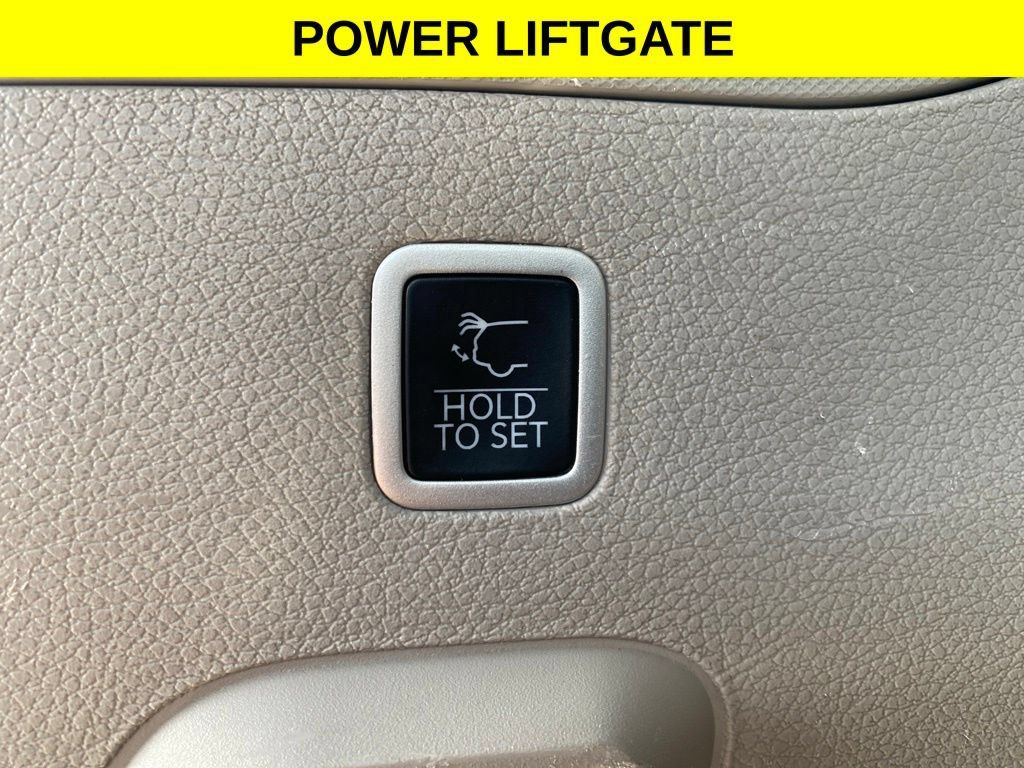 Used 2024 Jeep Wagoneer Series II w/ Flexible Seating Group RWD image 21