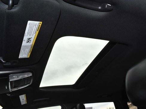 Used 2015 Jeep Grand Cherokee Altitude image 19