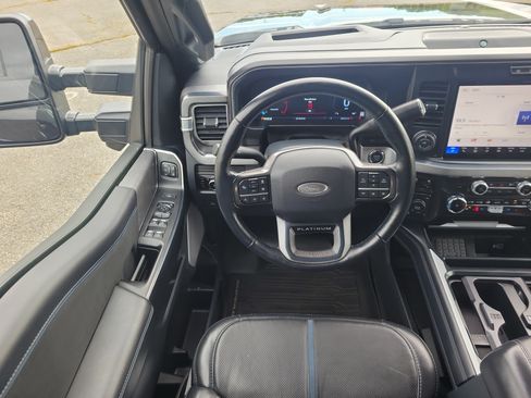Used 2025 Ford F350 Platinum w/ FX4 Off-Road Package AWD/4WD image 19