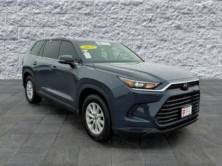 Used 2025 Toyota Grand Highlander AWD video 1