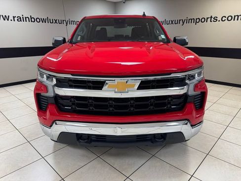 Used 2024 Chevrolet Silverado 1500 LT AWD/4WD image 2