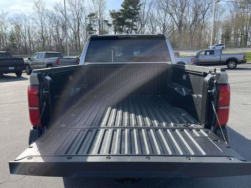 Used 2025 Toyota Tacoma SR image 12