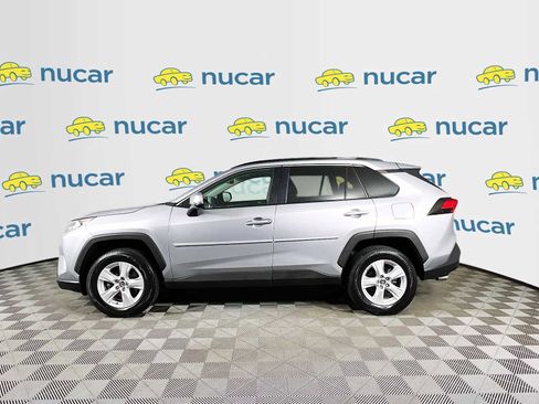 Used 2021 Toyota RAV4 XLE w/ Convenience Package AWD/4WD image 4