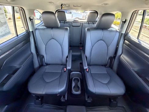New 2026 Toyota Highlander Limited AWD/4WD image 30