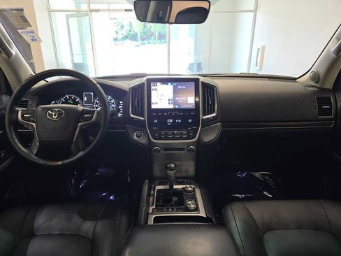 Used 2017 Toyota Land Cruiser AWD/4WD image 10