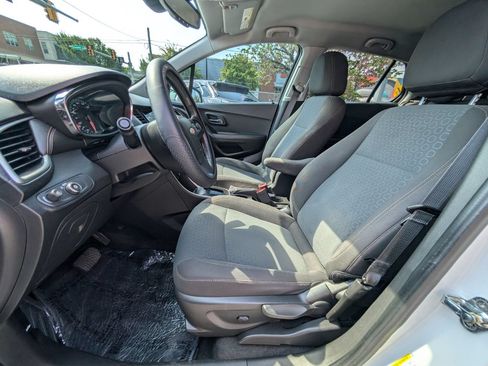 Used 2020 Chevrolet Trax LS w/ Tint and Cruise Package FWD image 15
