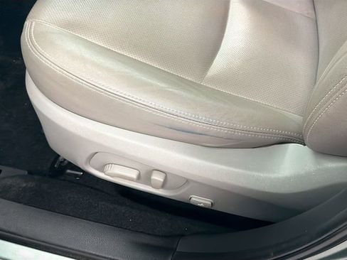 Used 2015 Subaru Forester 2.5i Limited image 18