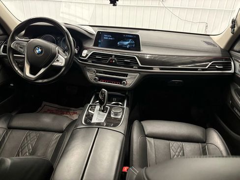 Used 2018 BMW 750i xDrive AWD/4WD image 38