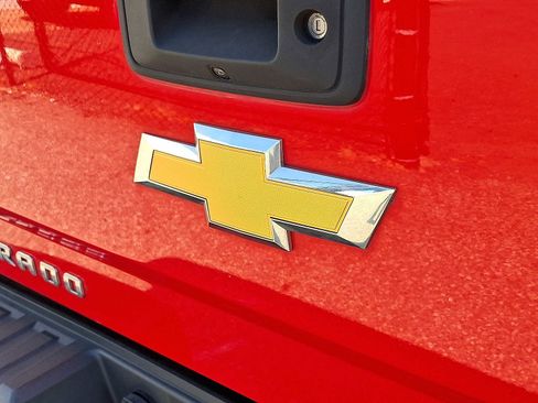 Used 2018 Chevrolet Silverado 1500 LT w/ All Star Edition image 28