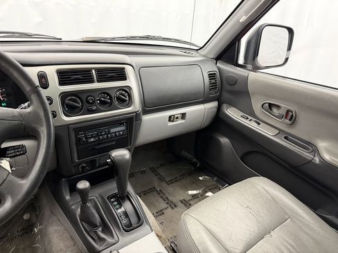 Used 2001 Mitsubishi Montero Sport XS image 12