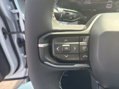Used 2026 Jeep Cherokee Laredo AWD/4WD image 13