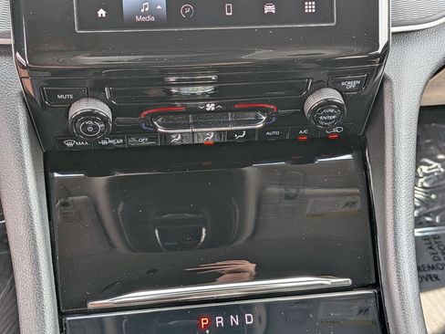 Certified 2023 Jeep Grand Cherokee Laredo w/ MOPAR Finishing Package AWD/4WD image 21