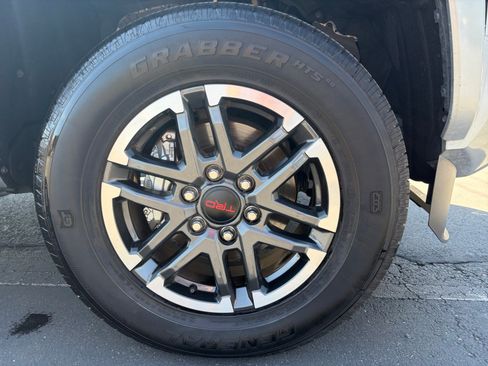 Used 2025 Toyota Tacoma TRD Sport AWD/4WD image 30