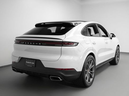 Certified 2025 Porsche Cayenne Coupe AWD/4WD image 12