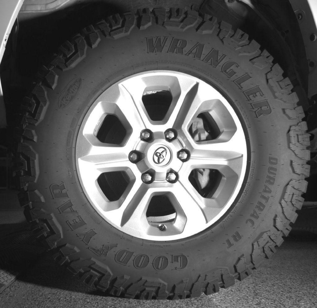 Used 2019 Toyota 4Runner SR5 AWD/4WD image 9