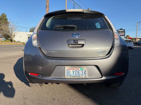 Used 2016 Nissan Leaf SV w/ Premium Package image 6