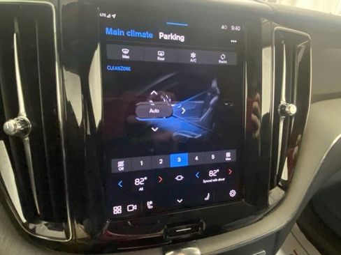 Used 2025 Volvo XC60 B5 Plus image 24