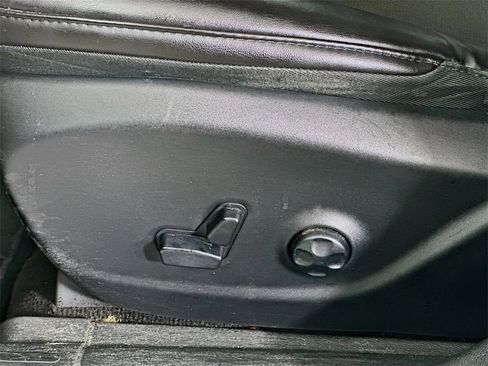 Used 2019 Jeep Cherokee Trailhawk w/ Comfort/Convenience Group image 22