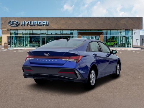 New 2026 Hyundai Elantra SE w/ Cargo Package image 7