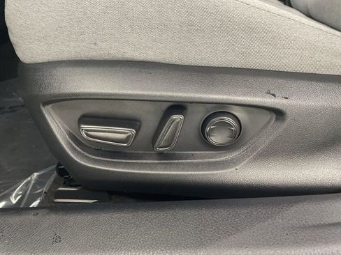 Used 2025 Toyota Camry LE w/ Convenience Package image 20