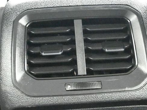 Used 2022 Volkswagen Tiguan S image 14