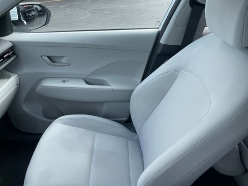 Used 2025 Hyundai Kona SEL image 19