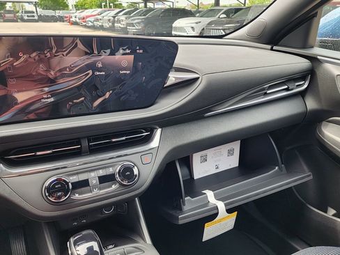 New 2026 Buick Envista Sport Touring FWD image 32