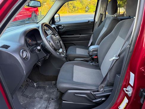 Used 2016 Jeep Patriot Latitude image 25