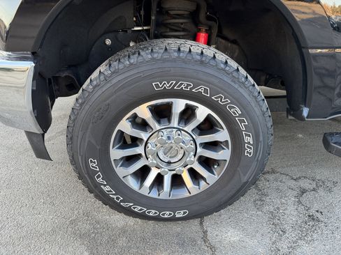 Used 2017 Ford F350 Lariat w/ Lariat Ultimate Package image 47