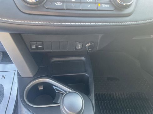 Used 2018 Toyota RAV4 XLE image 15