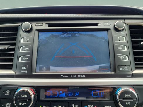 Used 2019 Toyota Highlander Limited Platinum AWD/4WD image 33